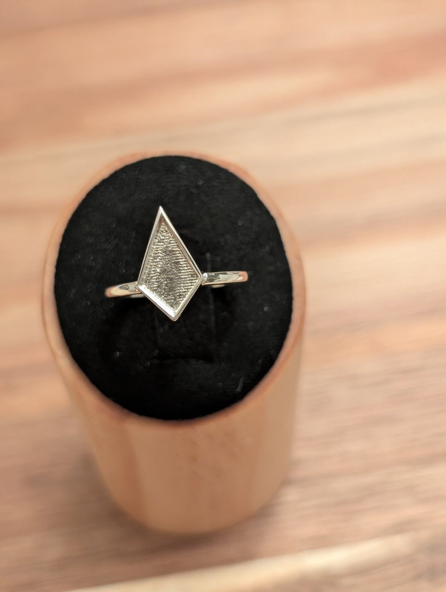 Avery Geometric Ring